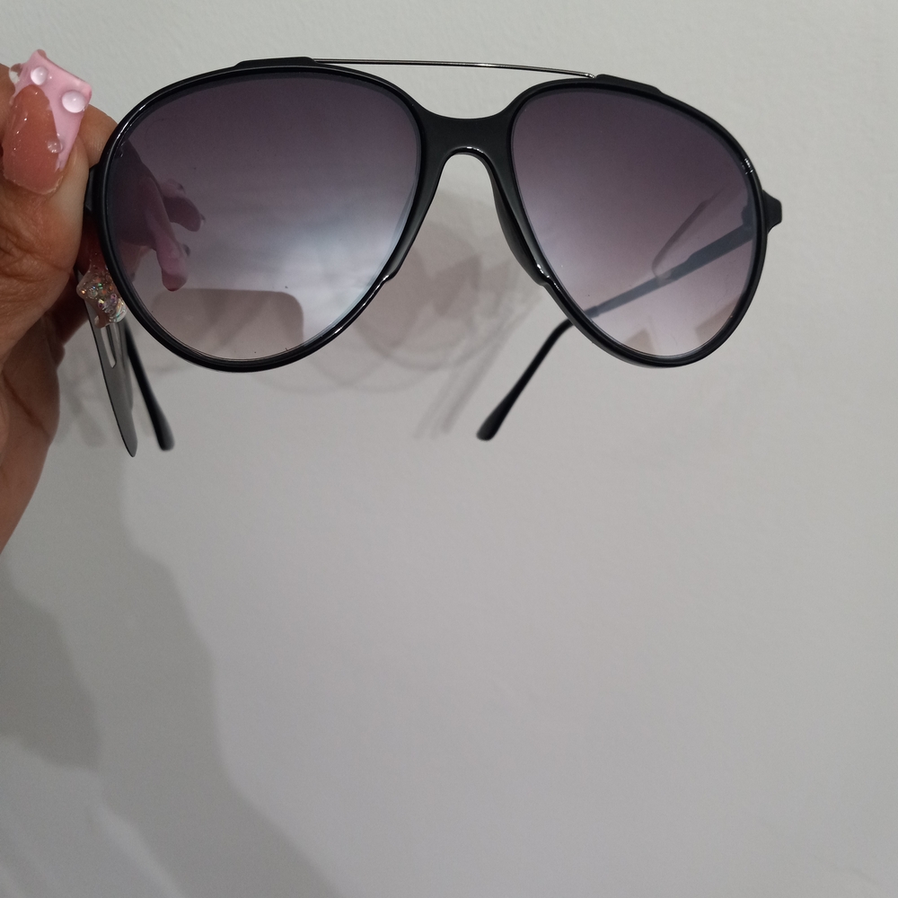 Nordstrom Black Aviator Sunglasses with Gradient Lenses